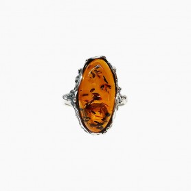 Anello in argento con ambra cognak ovale