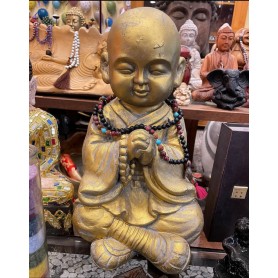 Statua in gesso Monaco Buddhista con mala tibetano in mano